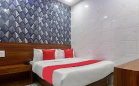 Hotel T-Junction Residency Bkc